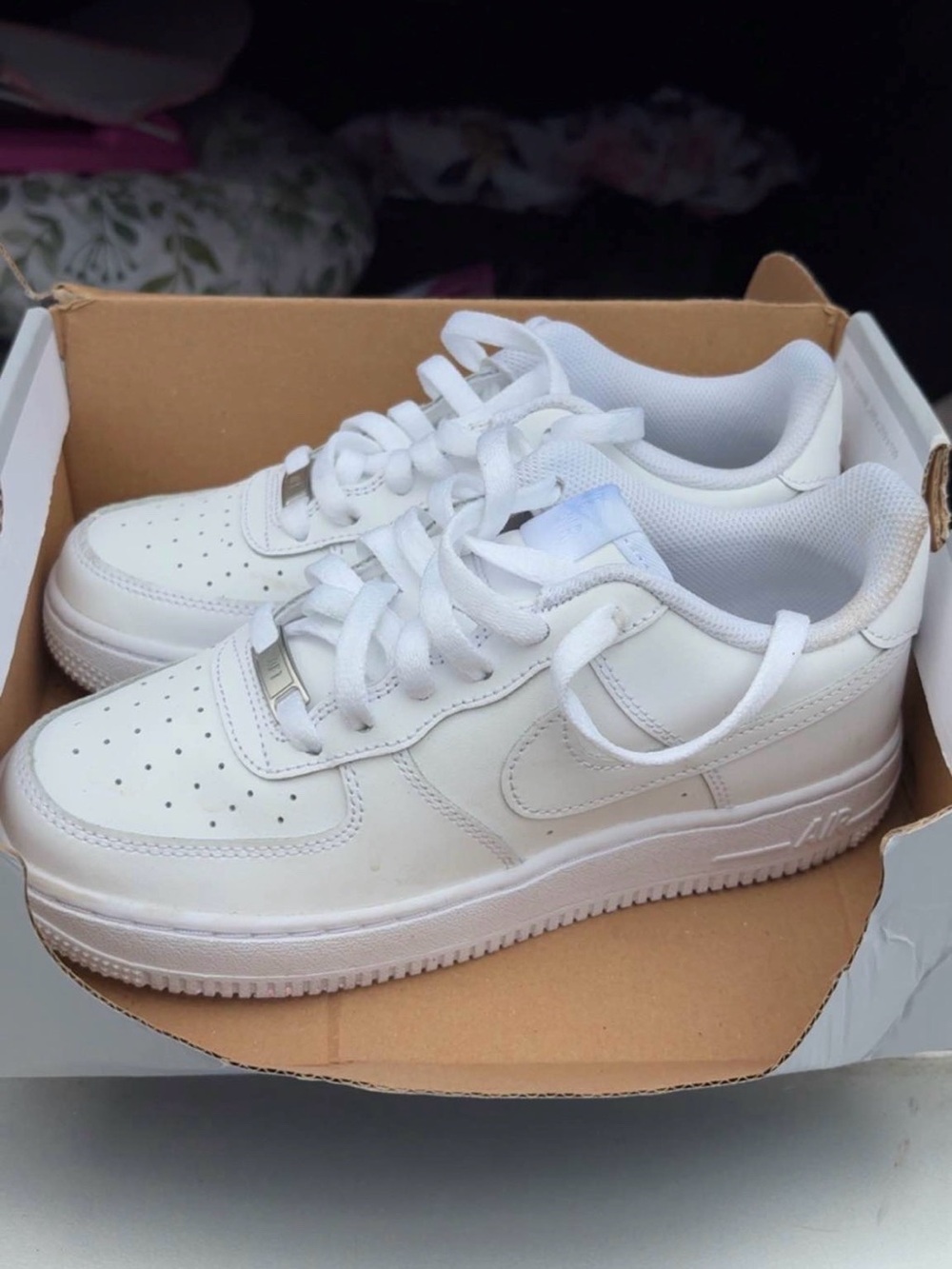 Nike Air Force 1 LE